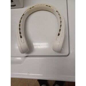 Arctic Air AAFR-1 Freedom Wearable Neck Cooler and Air Cooler - White...